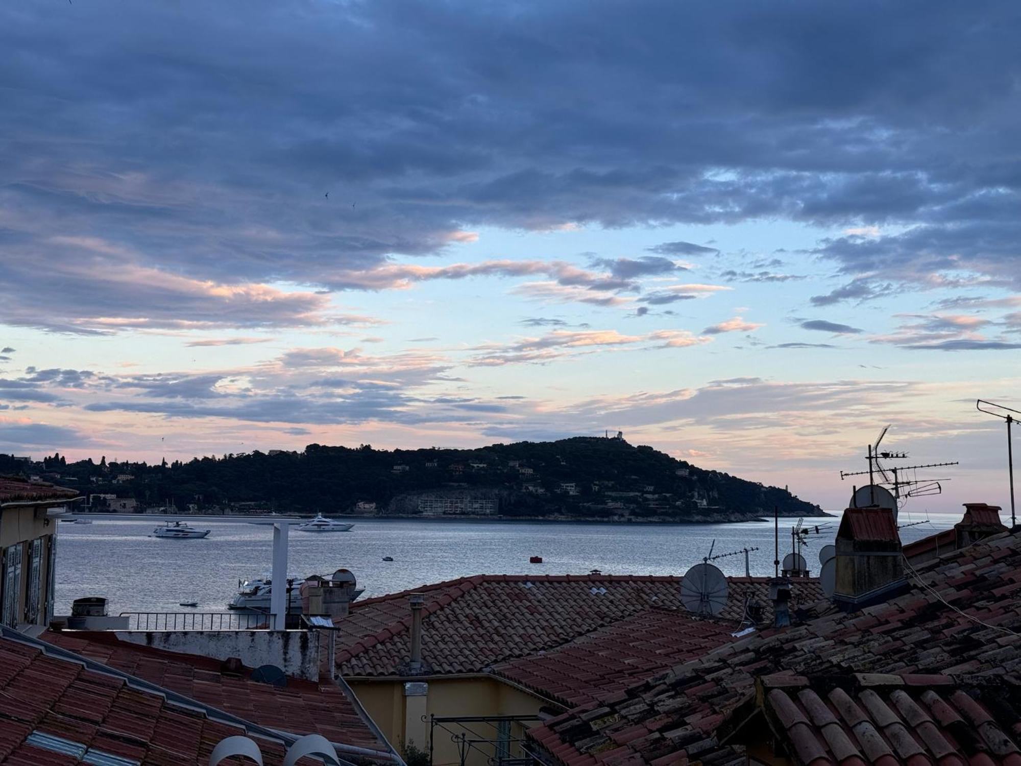 The Seaside Serenity - Calm & Charming Bay View Flat - Heart Of Villefranche Экстерьер фото